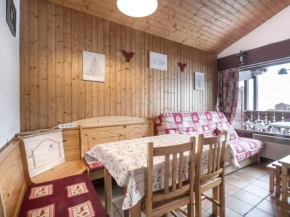 Charmant 2 pièces avec cheminée, proche des pistes et commerces, garage inclus! - FR-1-304-85